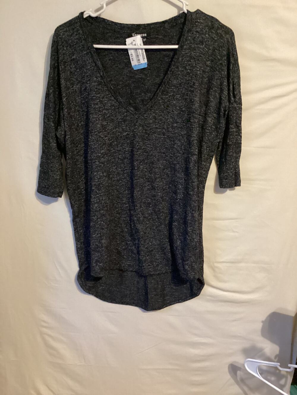 2589 Express Knit Tunic Top HiLow Hemline VNeck Fitted Sleeve Black Small Petite